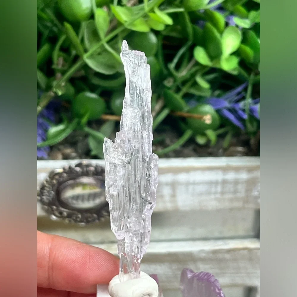 Kunzite - Picture 3 of 10